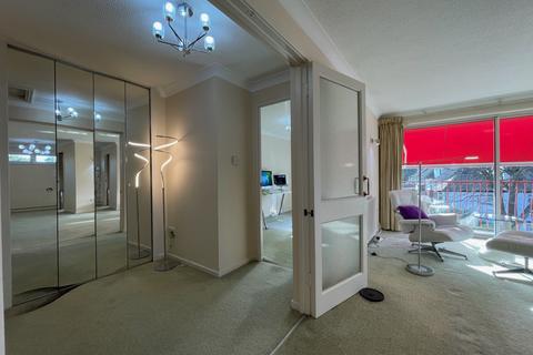 Flat 39, Spruce Park Cumberland Road, Bromley, BR2 0EH
