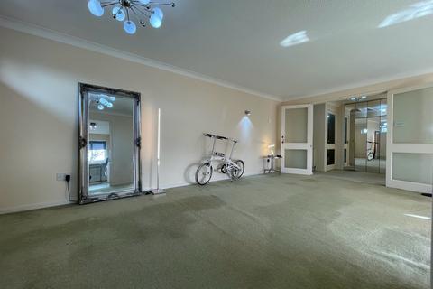 Flat 39, Spruce Park Cumberland Road, Bromley, BR2 0EH