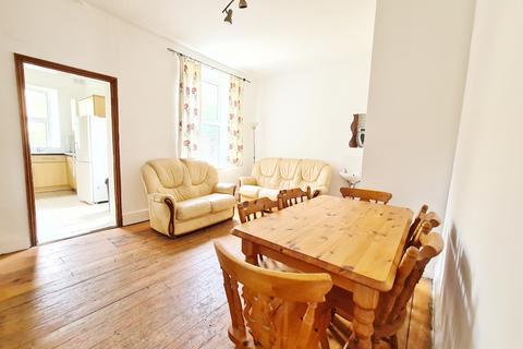 6 bedroom end of terrace house to rent - Spring Hill , Sheffield S10