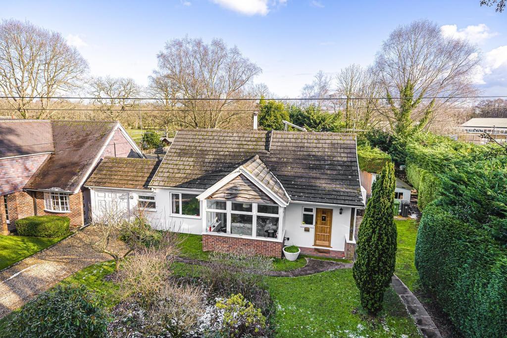 Priest Lane, West End, Woking, GU24 4 bed bungalow £650,000