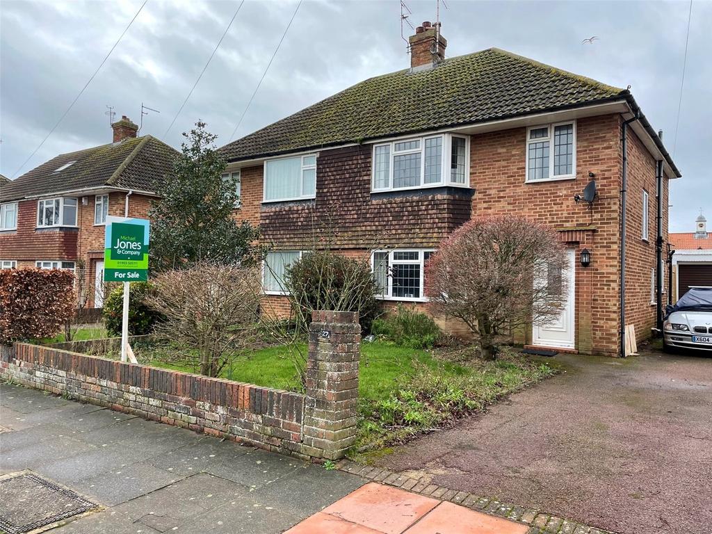 Melrose Avenue, Worthing, BN13 3 bed semidetached house £375,000
