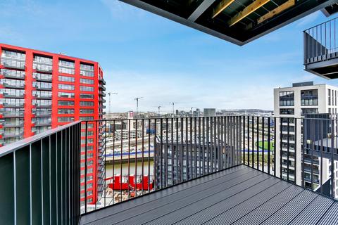 Studio to rent, Modena House, London City Island, London, E14