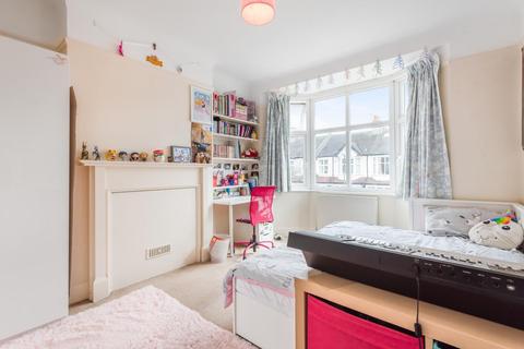 16 Abbott Avenue, London, SW20 8SQ