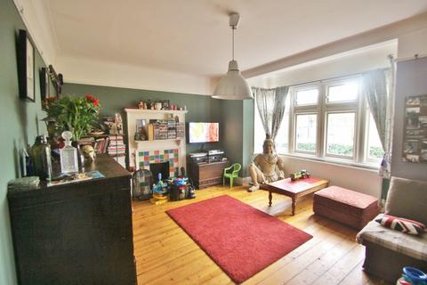 1 bedroom flat for sale, Eastfields Road, London, W3