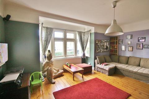 1 bedroom flat for sale, Eastfields Road, London, W3