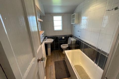 27 Eastfields Road, London, W3 0AE