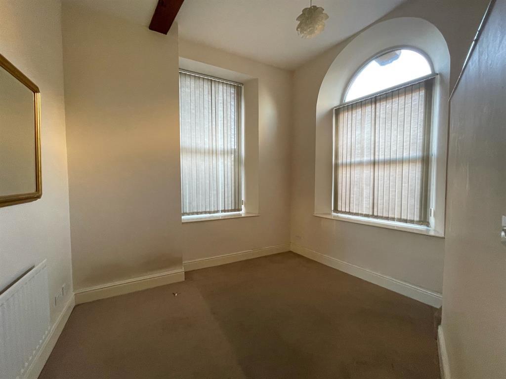 Wellington Road, Dewsbury, WF13 1HL 1 bed ground floor flat £30,000