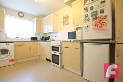 58 Farthing Close, Watford, WD18 0BT