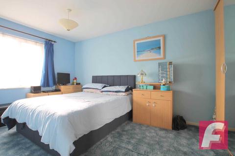58 Farthing Close, Watford, WD18 0BT