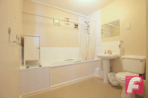 58 Farthing Close, Watford, WD18 0BT