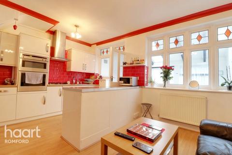20 Eddy Close, Romford, RM7 9HS