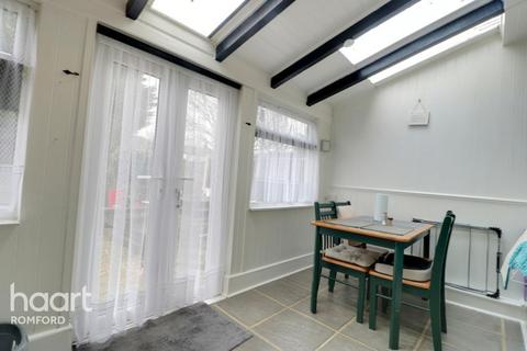 20 Eddy Close, Romford, RM7 9HS