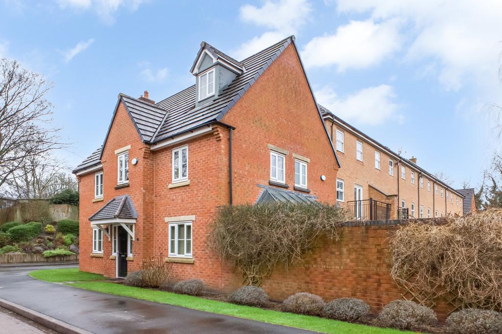 Bridgeside, Carnforth, Lancashire... 5 bed detached house £299,950