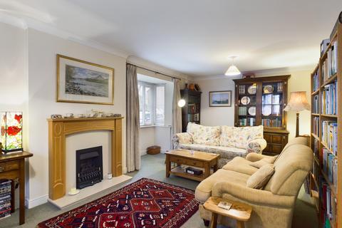 12 Bridgeside, Carnforth, LA5 9LF