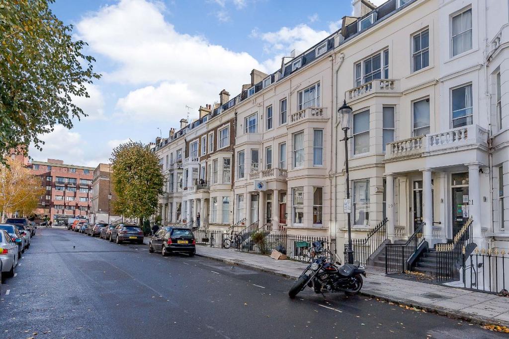 Longridge Road, SW5 3 bed apartment £3,142 pcm (£725 pw)