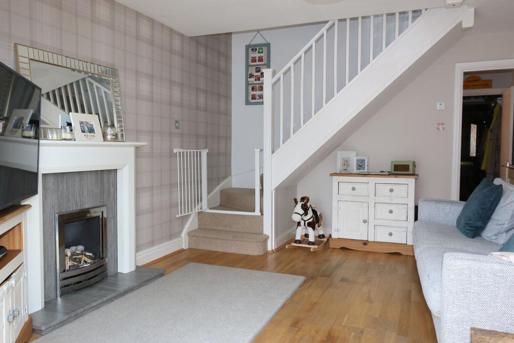 Millers Bank, Broom, Alcester, B50 2 bed terraced house £204,950