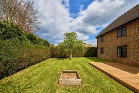 5 Goldenfields Close, Liphook, GU30 7EZ