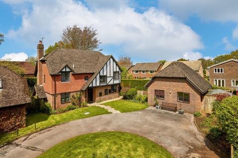 5 Goldenfields Close, Liphook, GU30 7EZ