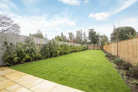 15 Taylor Avenue, Richmond, TW9 4EB