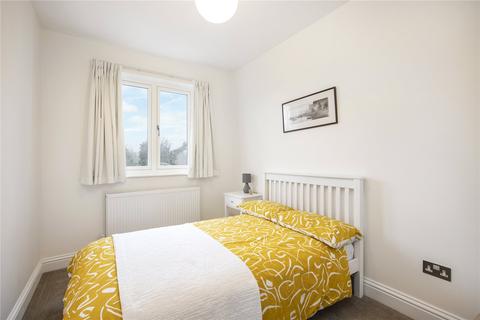 15 Taylor Avenue, Richmond, TW9 4EB