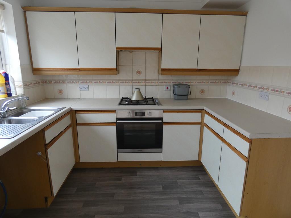 St Marks Drive, Wellington 3 bed semidetached house £695 pcm (£160 pw)