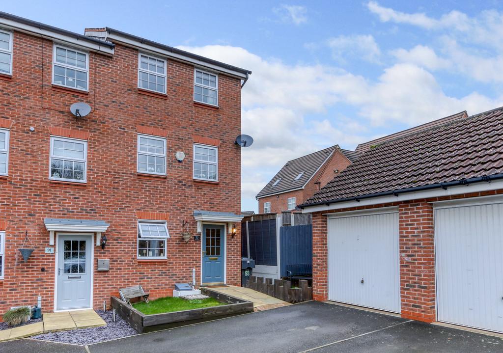 Royal Worcester Crescent, The Oakalls, Bromsgrove, B60 2TJ 3 bed end of