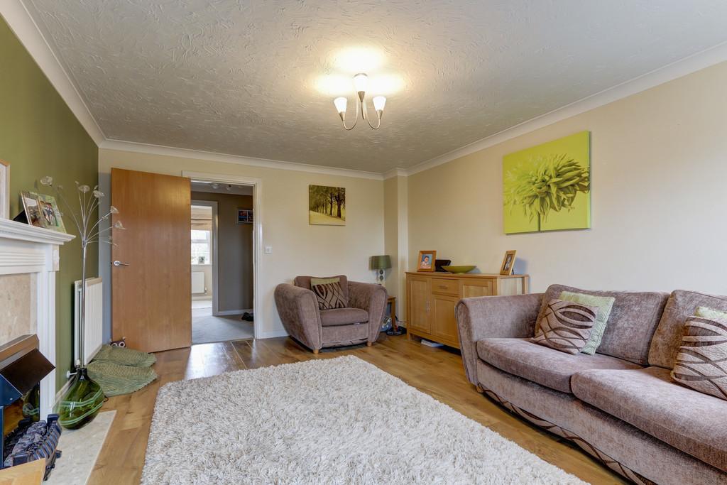 Royal Worcester Crescent, The Oakalls, Bromsgrove, B60 2TJ 3 bed end of
