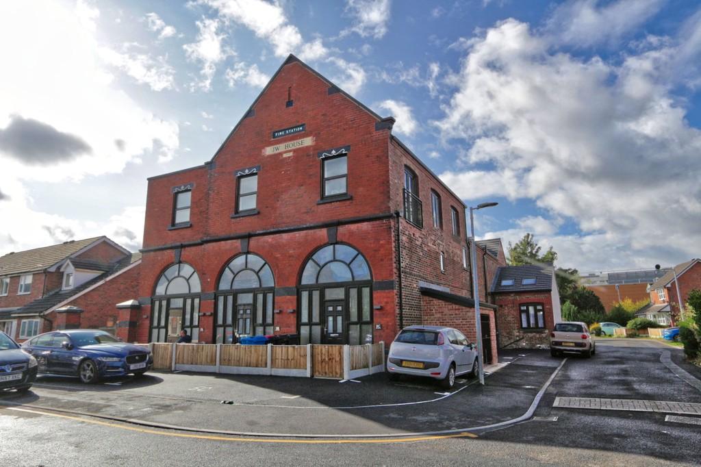 5a Clarendon Road, Irlam,Manchester. 1 bed apartment £650 pcm (£150 pw)