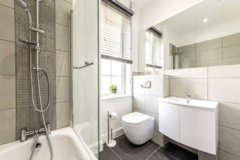 2 bedroom apartment to rent, Warwick Road, LONDON, W5