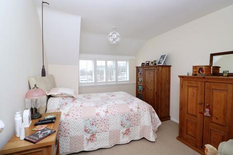 66 Broadmeadow, Walsall, WS9 8JA