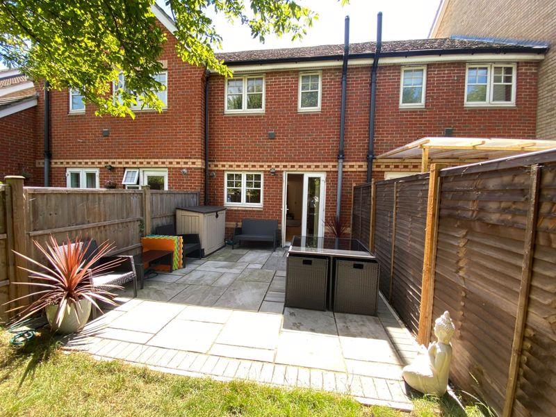 Magnolia Gardens, Edgware 2 bed terraced house £1,500 pcm (£346 pw)