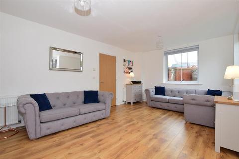 9 Berry Drive, Snodland, ME6 5FG