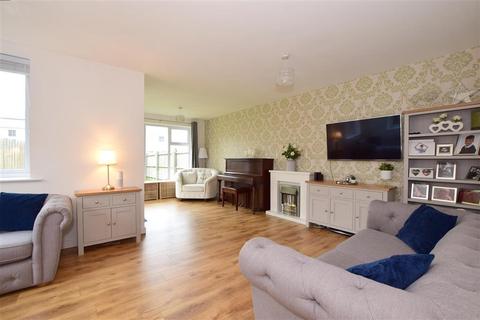 9 Berry Drive, Snodland, ME6 5FG