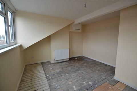 10 Arthington View, Leeds, LS10 2ND