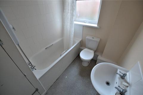 19 Hall Grove, Leeds, LS6 1NT