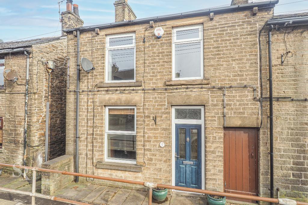 Buxton Road, Furness Vale, High Peak... 3 bed end of terrace house £160,000