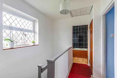 4 Woodview Close, South Croydon, CR2 9BD