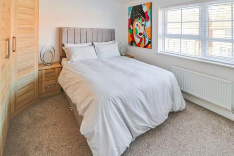 54 Petfield Drive, Anlaby, Hull, HU10 7ET