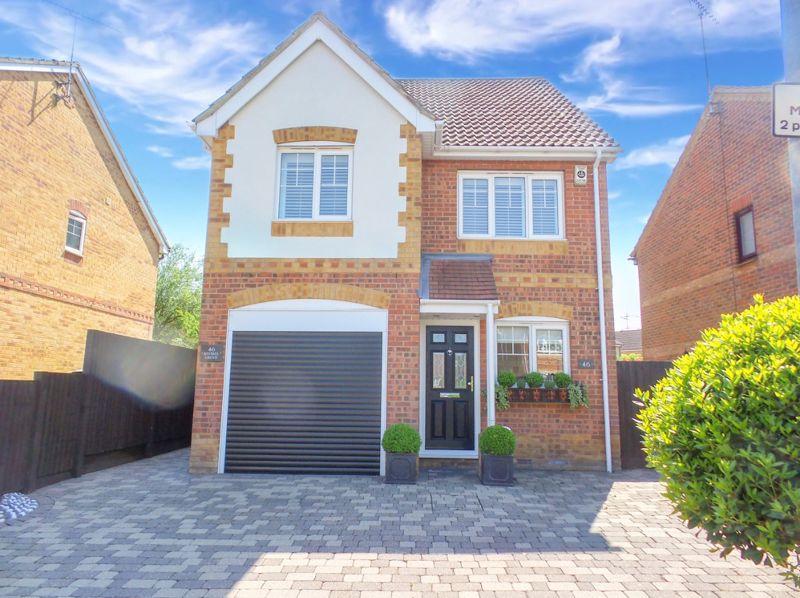Kestrel Grove, Rayleigh 3 bed detached house £450,000
