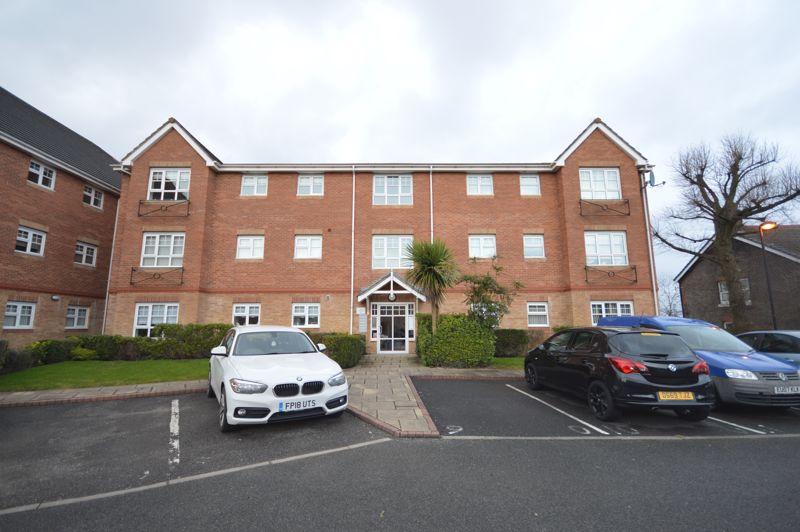 Hampton Court Way, Widnes 3 bed apartment £135,000