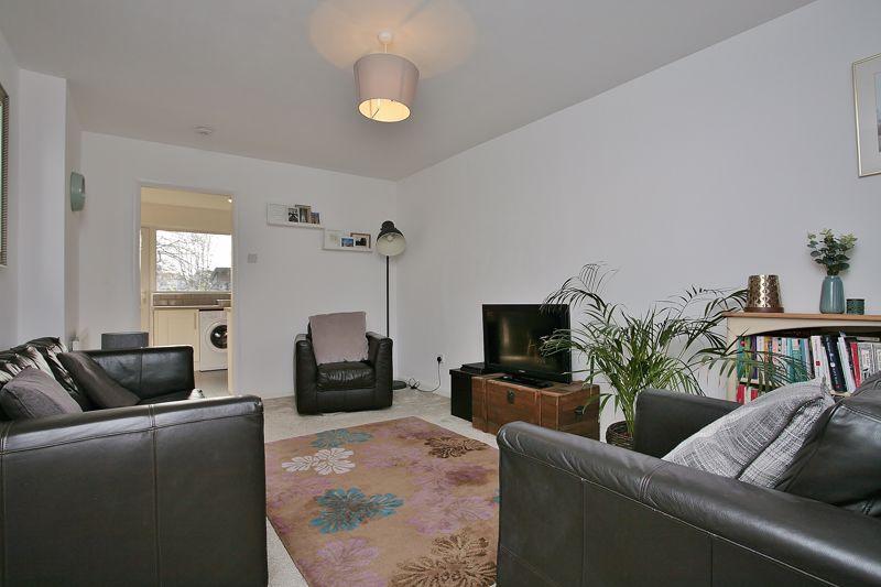 Hillside Close, Banbury 3 bed semidetached house £270,000