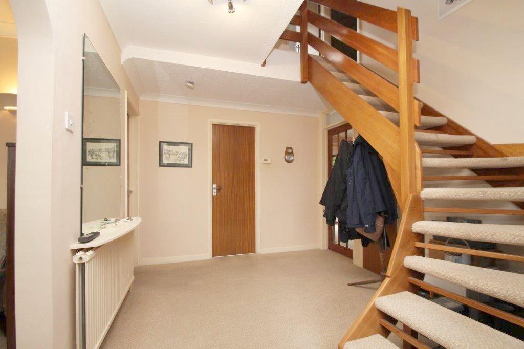 Brook Close, Cheltenham 4 bed detached house £499,950