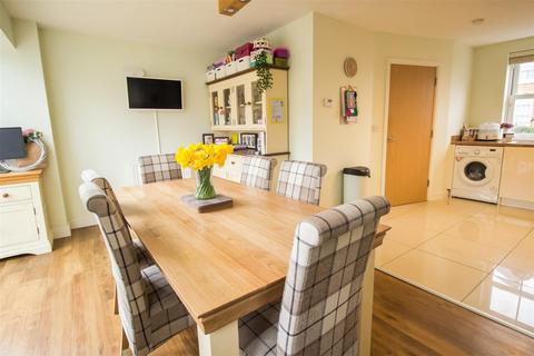 57 Anglia Way, Great Denham, Bedford, MK40 4SD