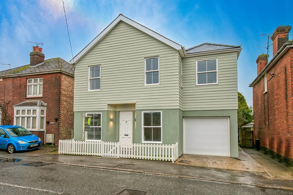 Church Road, Brightlingsea, Colchester, CO7 4 bed detached house £430,000