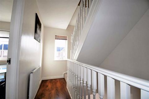 61 Acasta Way, Hull, HU9 5SE