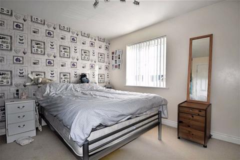 61 Acasta Way, Hull, HU9 5SE