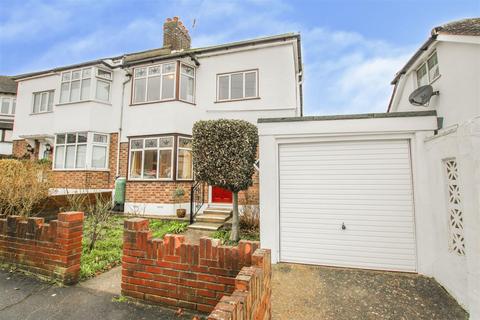 26 Mascalls Gardens, Brentwood, CM14 5LT