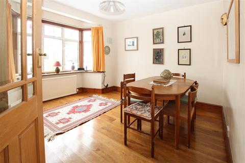 26 Mascalls Gardens, Brentwood, CM14 5LT