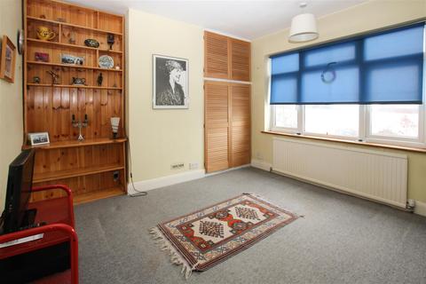 26 Mascalls Gardens, Brentwood, CM14 5LT
