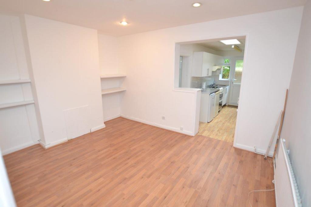 Bloomsbury Street, Cheltenham 4 bed terraced house £875 pcm (£202 pw)